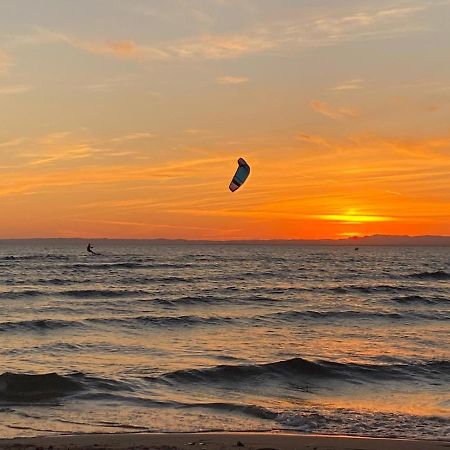 Agreable Studio Cabine A 5 Min A Pied De La Plage Le Grau-du-Roi Exteriör bild